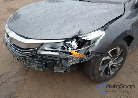 2017 Honda Accord Lx z USA, uszkodzony, nr VIN 1HGCR2F30HA062764